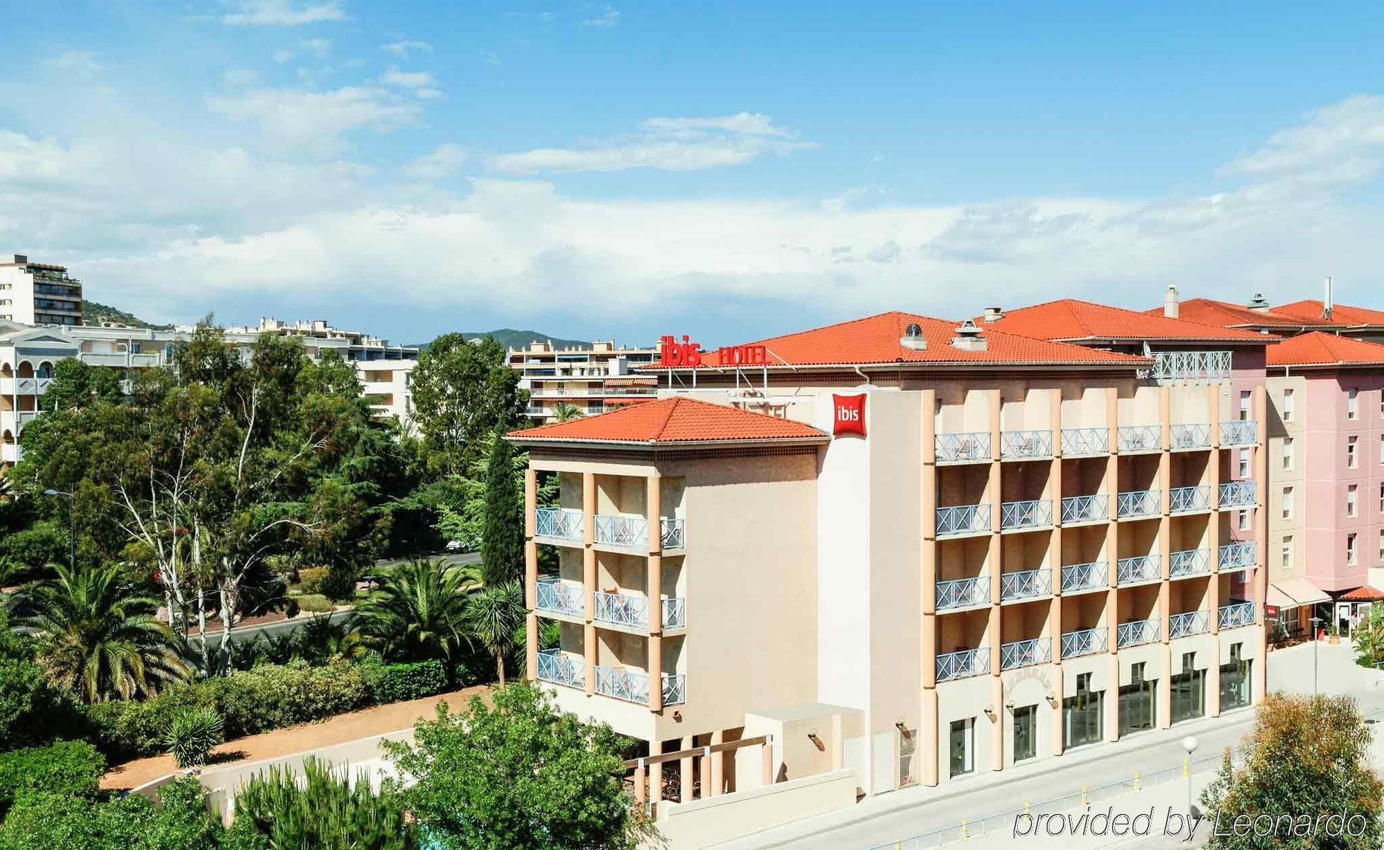 Hotel Ibis Hyeres Centre Extérieur photo